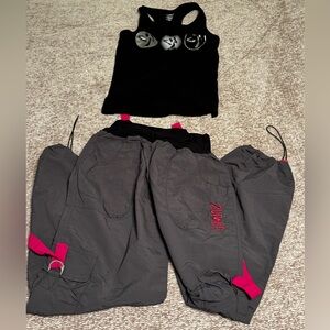 ORIGINAL Zumba Fitness Cargo Samba Pants pink Embroidered Logo Size Medium